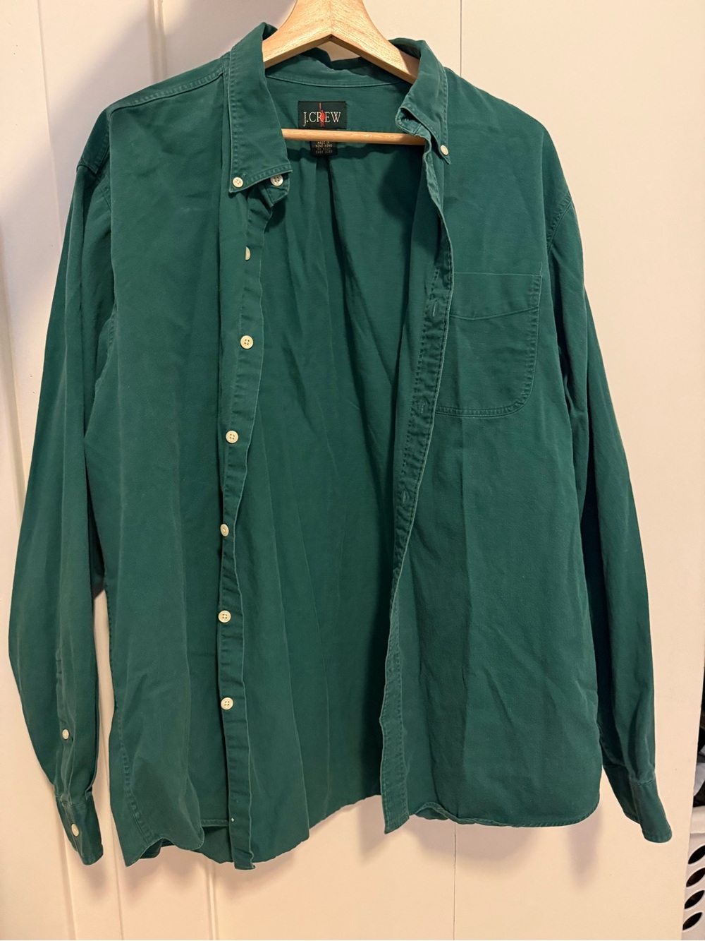 Vintage 90s J. Crew Men’s Loose Fit Button-Down Shirt in Green